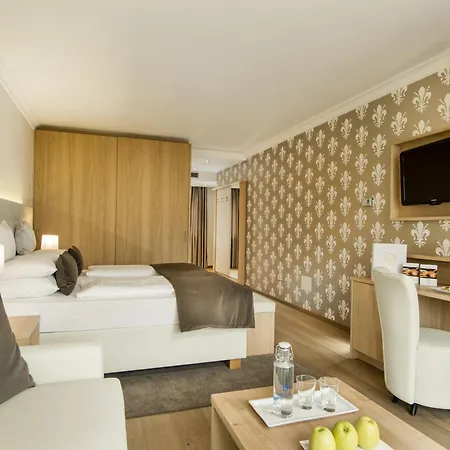 Small&Beautiful Hotel Gnaid-2
